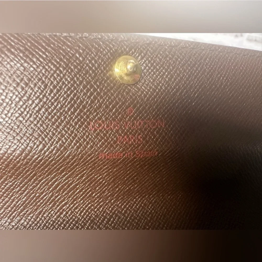 LOUIS VUITTON Damier Portefeuille
Sarah Bifold Wallet Long Wallet. Sold as is - Picture 9 of 12